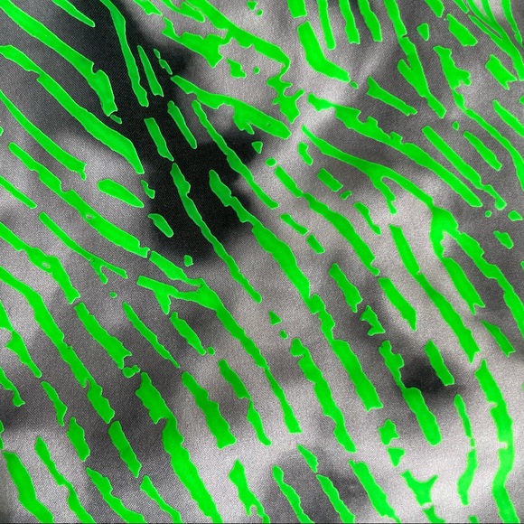 NWT Lululemon SeaWheeze Reflective Euphoria Tracker Shorts Size 18 - Picture 5 of 7